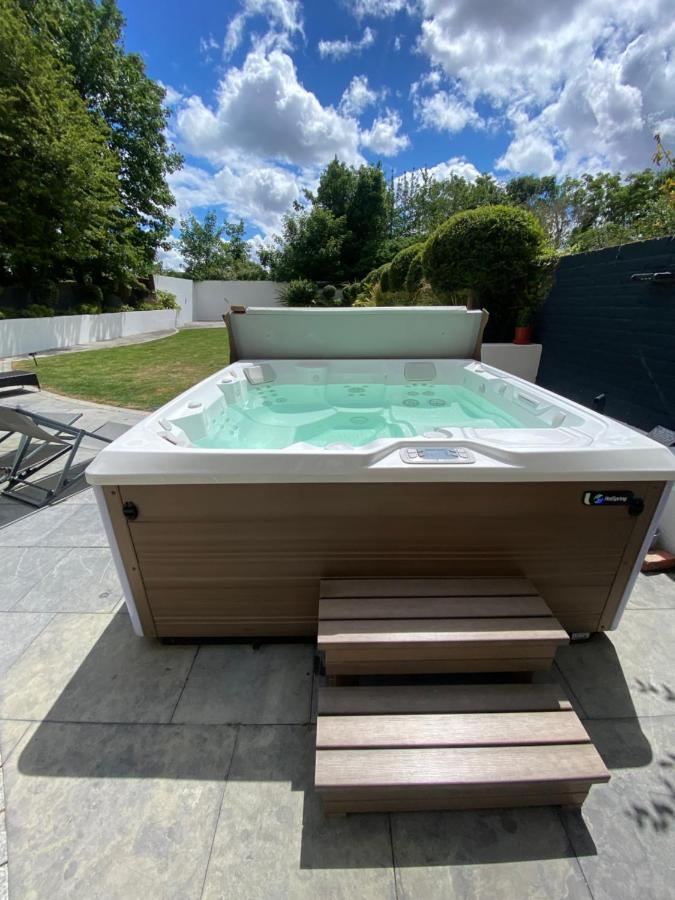 Dream House London With Gym, Cinema And Housekeeper Villa Ealing Eksteriør billede