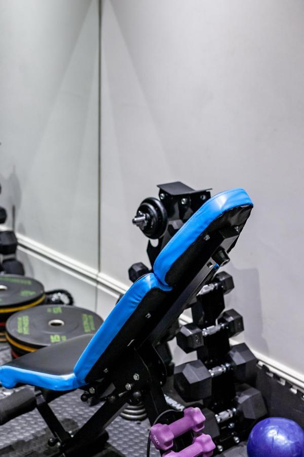 Dream House London With Gym, Cinema And Housekeeper Villa Ealing Eksteriør billede