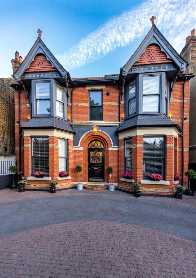 Dream House London With Gym, Cinema And Housekeeper Villa Ealing Eksteriør billede