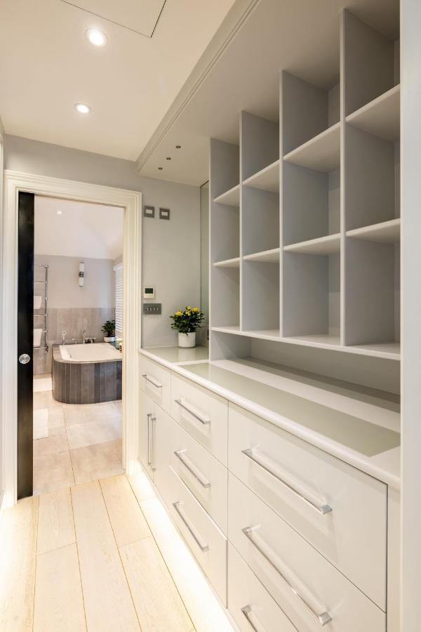 Dream House London With Gym, Cinema And Housekeeper Villa Ealing Eksteriør billede