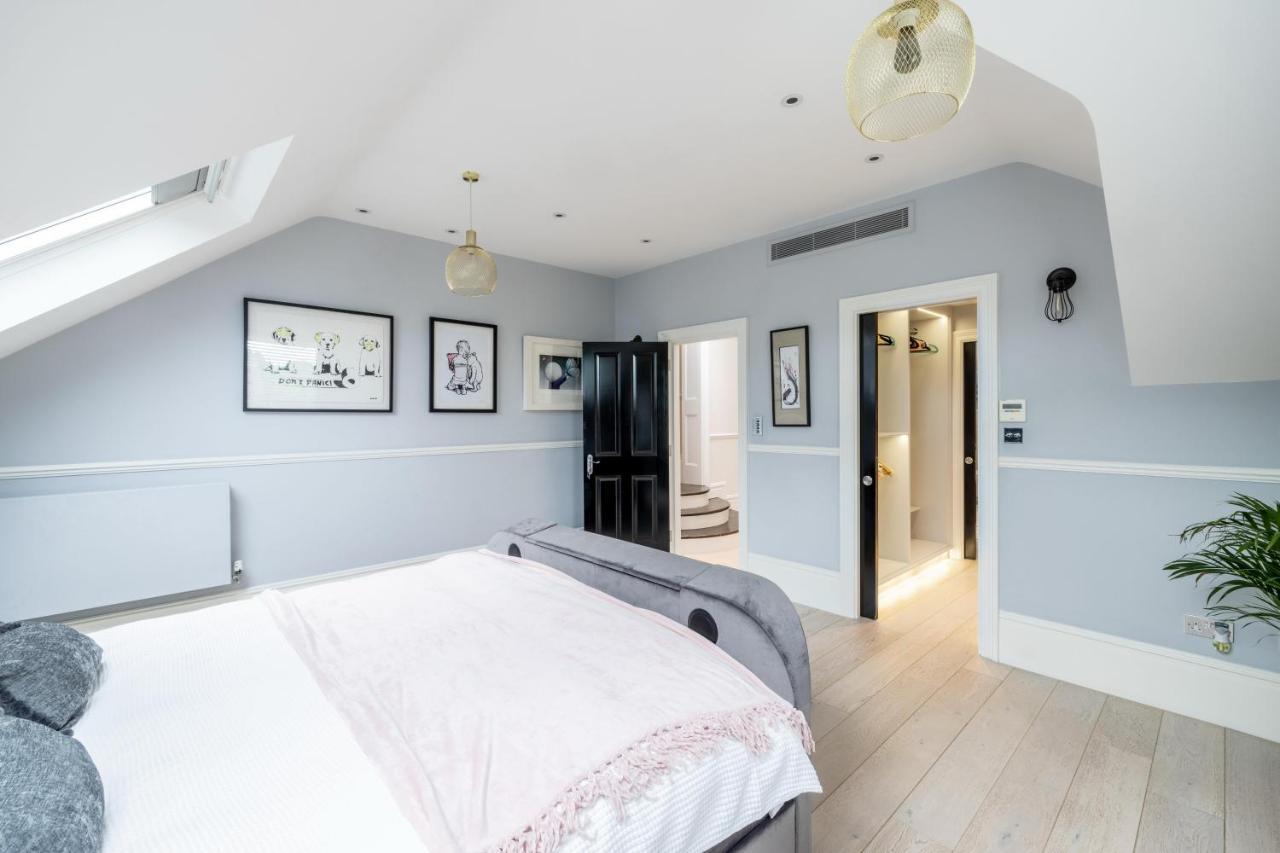 Dream House London With Gym, Cinema And Housekeeper Villa Ealing Eksteriør billede