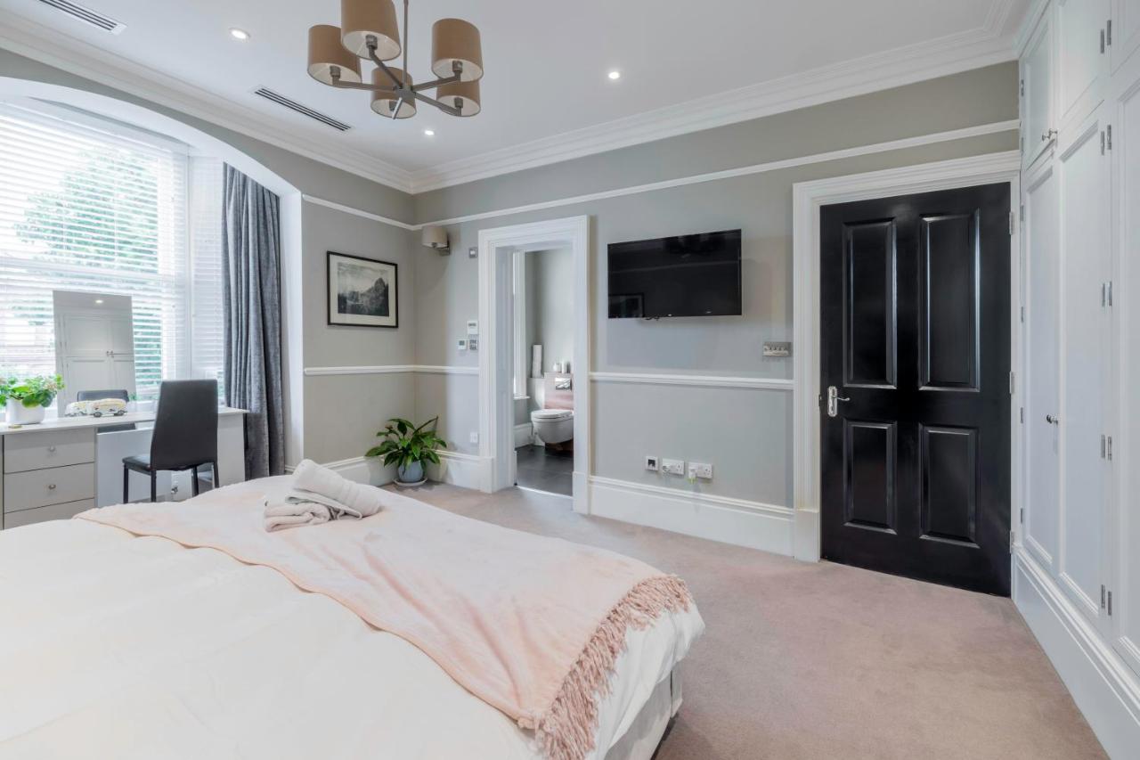 Dream House London With Gym, Cinema And Housekeeper Villa Ealing Eksteriør billede