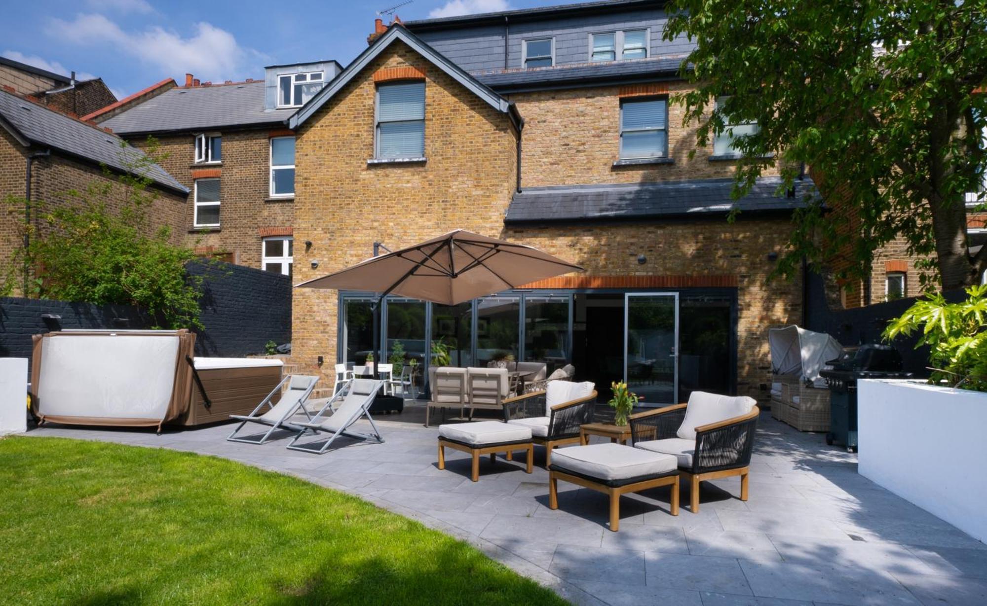 Dream House London With Gym, Cinema And Housekeeper Villa Ealing Eksteriør billede