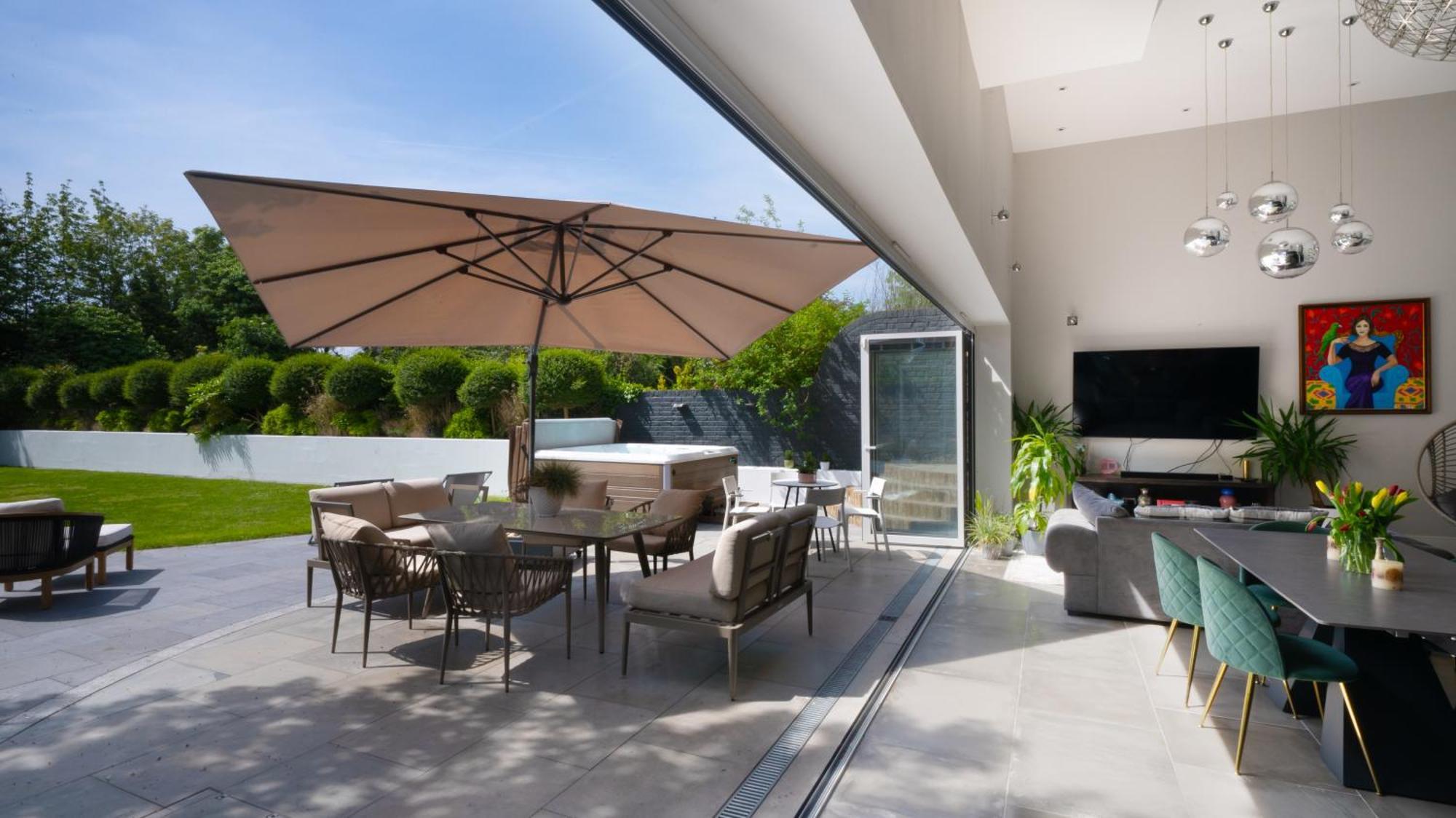 Dream House London With Gym, Cinema And Housekeeper Villa Ealing Eksteriør billede